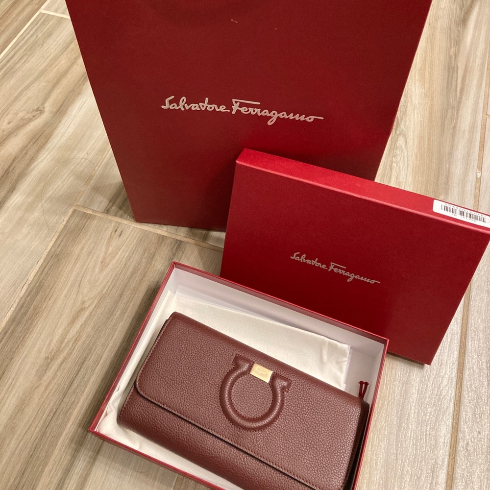 Authentic Salvatore Ferragamo City Grain burgundy wallet purse